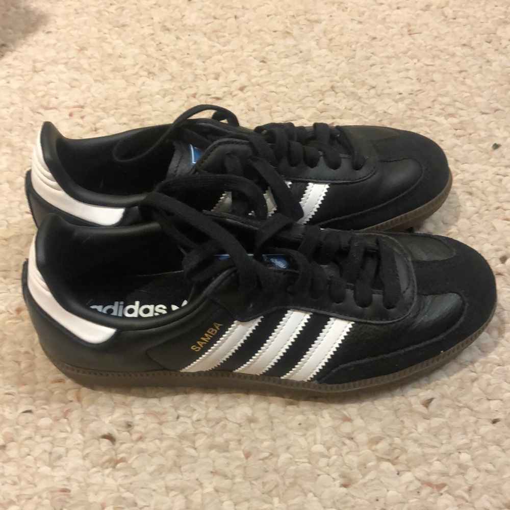 Barely worn classic adidas sambas